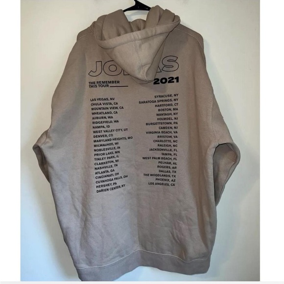Jonas Brother Tour 2021 Sweatshirt - Picture 2 of 3